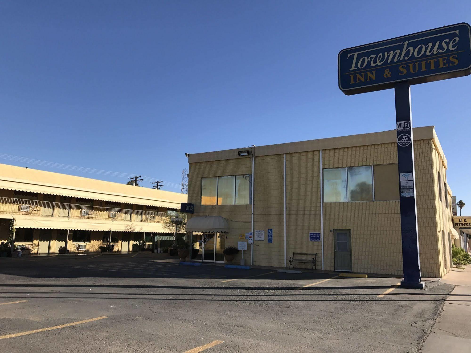 Townhouse Inn And Suites Brawley Exterior photo
